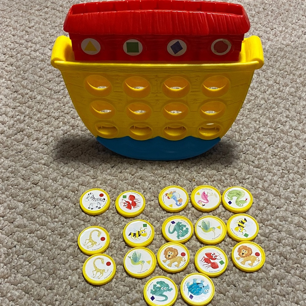 Fisher price 2X2 animal matching ark game vintage, ark and 17 animal tokens